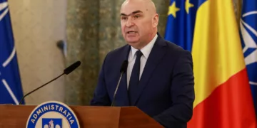 Eveniment prilejuit de decorarea lui Gheorghe Hagi cu cea mai înaltă distincție a statului român, Ordinul Național „Steaua României” în grad de Cavaler. Distincția îi este oferită de către președintele interimar Ilie Bolojan ca semn de apreciere pentru întreaga sa carieră sportivă, la Palatul Cotroceni, în București, 12 martie 2025. Inquam Photos/Cosmin Enache