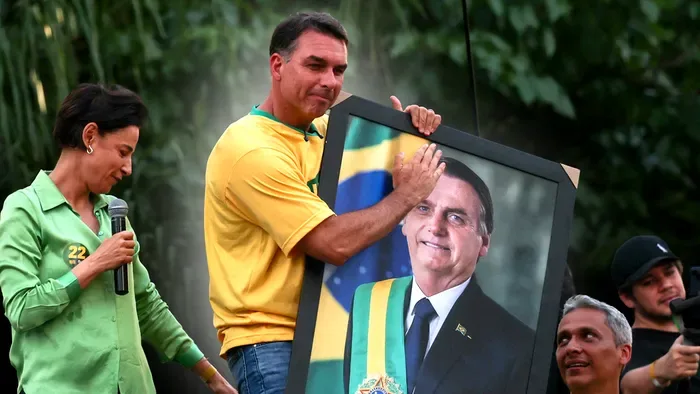 Trump numește „o rușine” alegerile din Brazilia, după ce Flavio Bolsonaro a fugit în SUA