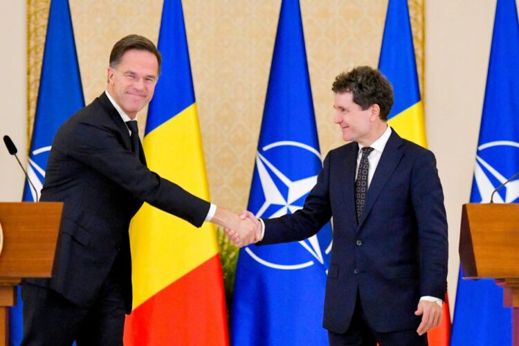 Presedintele Nicusor Dan (D) si secretarul general al NATO, Mark Rutte (S), sustin declaratii de presa comune, la Palatul Cotroceni, miercuri, 5 noiembrie 2025. ALEXANDRU DOBRE / MEDIAFAX FOTO